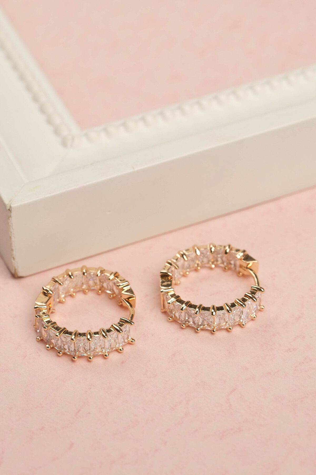 Zirkon Taşlı Rodyum Kaplama Kadın Çelik Renk Atmaz Garantili Tarz Küpe