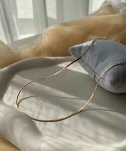 Altın Rengi Zarif Zincir Kolye