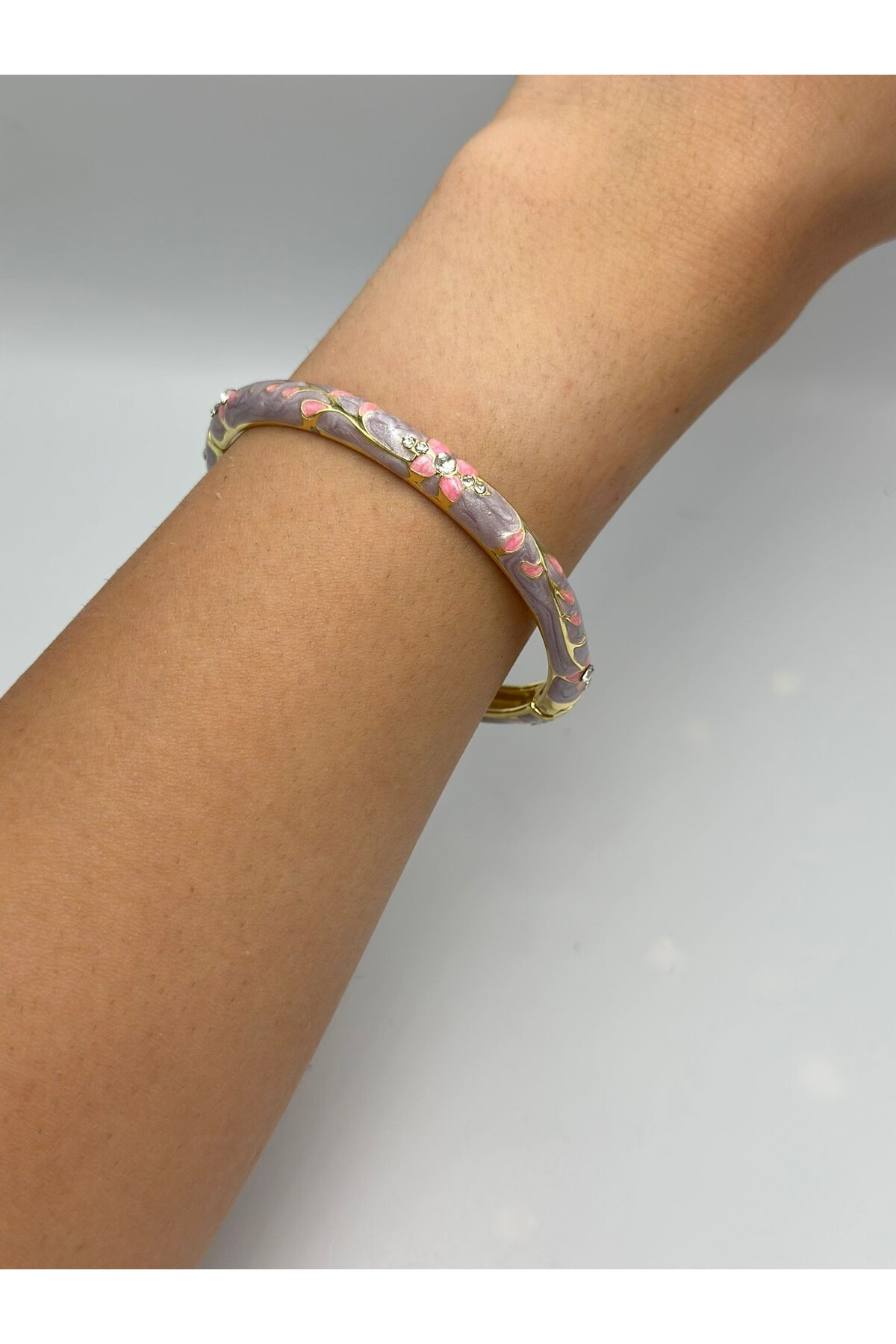 Mineli Detay Çelik Kelepçe