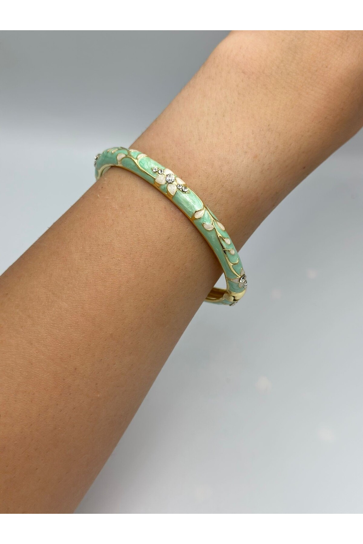 Mineli Detay Çelik Kelepçe