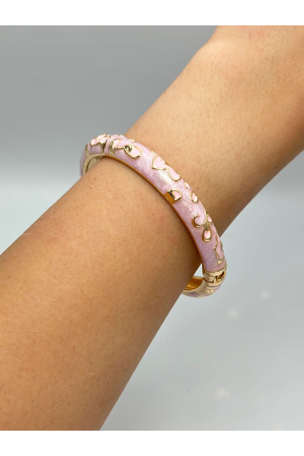 Mineli Detay Çelik Kelepçe