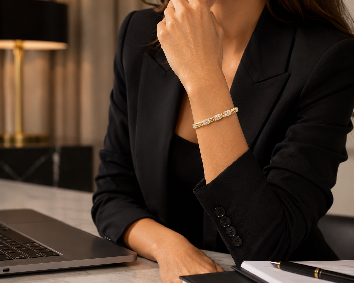 Swarovski Taş Detaylı 14 Ayar Altın Kaplama Luxury Gold Kadın Bileklik - Görsel 2